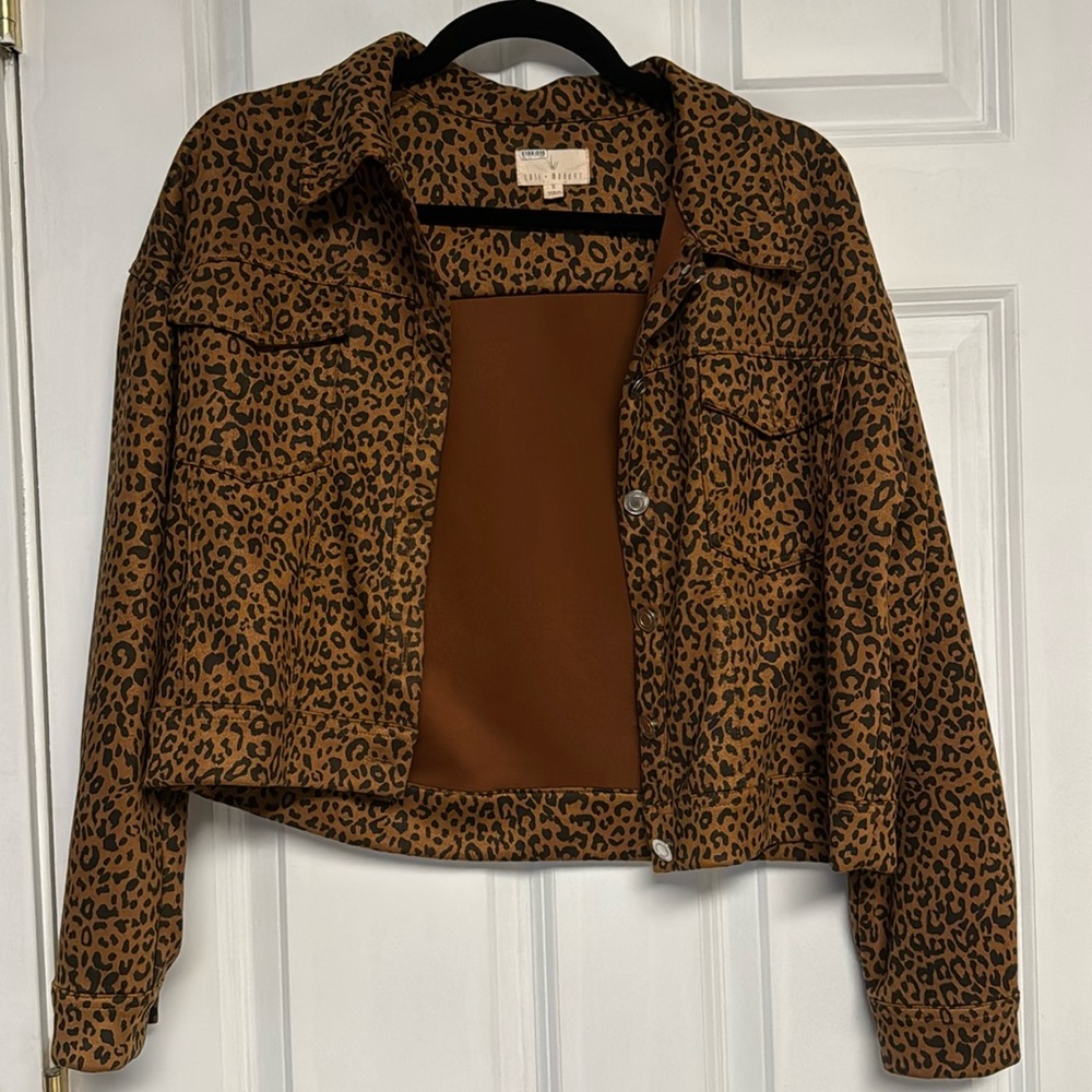 Lost + Wander jacket, size small. New condition. Cheetah print.